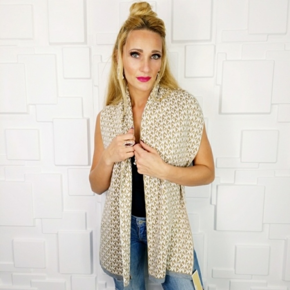 MICHAEL KORS SCARF Tan -PRICE FIRM - Picture 2 of 4